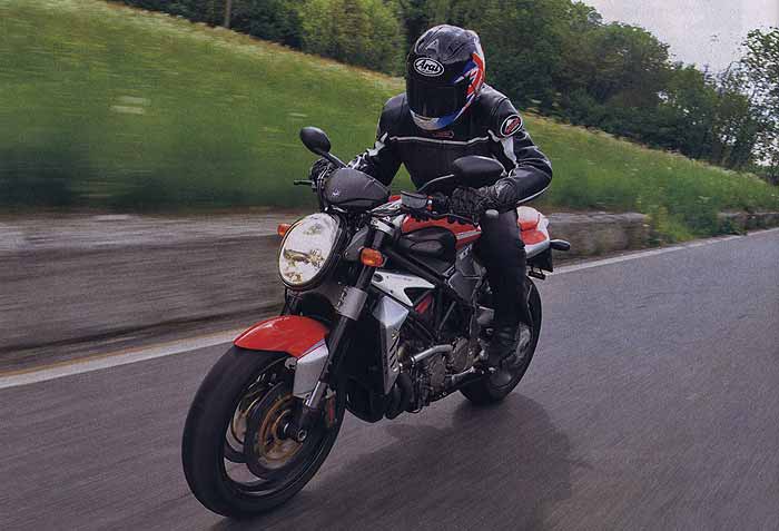 Изящество мощи. MV AGUSTA F4 Brutale 1078RR, стритфайтер.